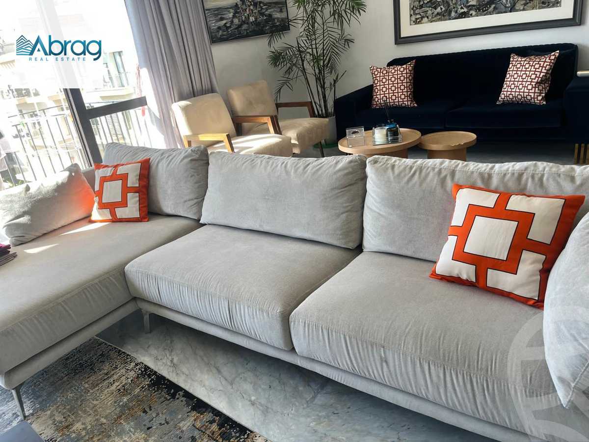 https://aqarmap.com.eg/en/listing/5907462-for-sale-cairo-el-sheikh-zayed-city-compounds-the-courtyard
