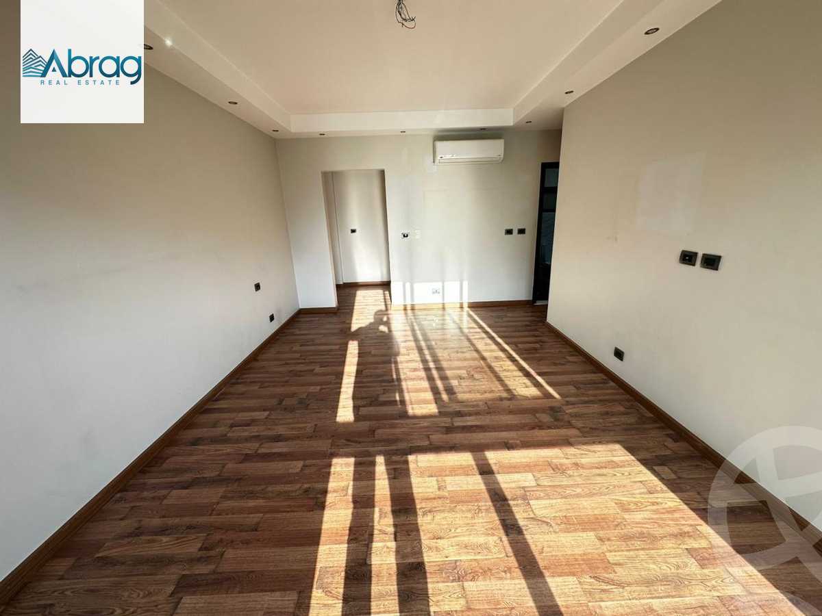 https://aqarmap.com.eg/ar/listing/5908046-for-rent-cairo-el-sheikh-zayed-city-compounds-kmbwnd-wyst-twn-swdyk