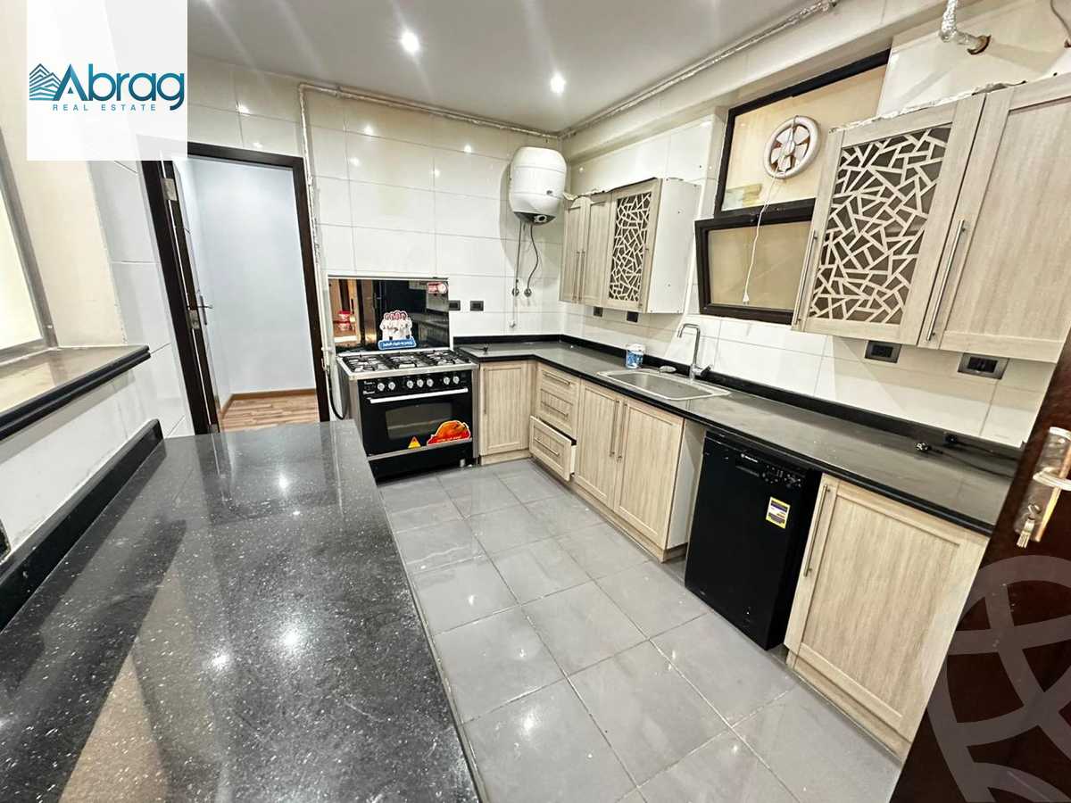 https://aqarmap.com.eg/ar/listing/5908046-for-rent-cairo-el-sheikh-zayed-city-compounds-kmbwnd-wyst-twn-swdyk