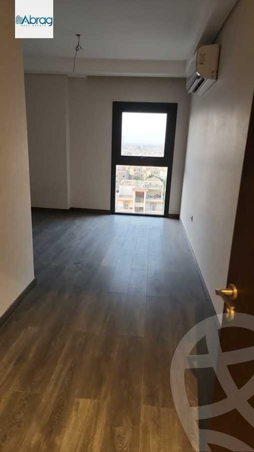 https://aqarmap.com.eg/ar/listing/6088781-for-sale-cairo-el-sheikh-zayed-city-compounds-zyd-wr-llttwyr