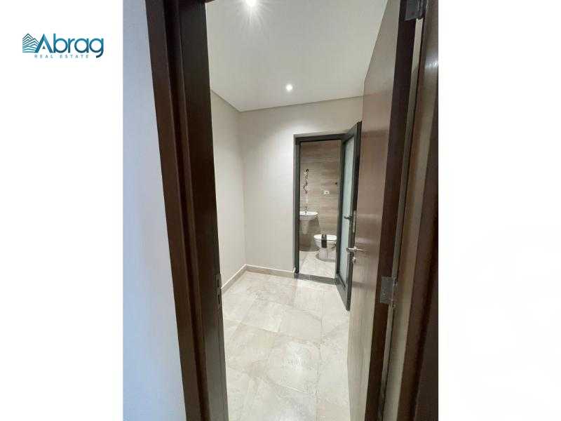 https://aqarmap.com.eg/ar/listing/6088828-for-sale-cairo-el-sheikh-zayed-city-compounds-zyd-wr-llttwyr