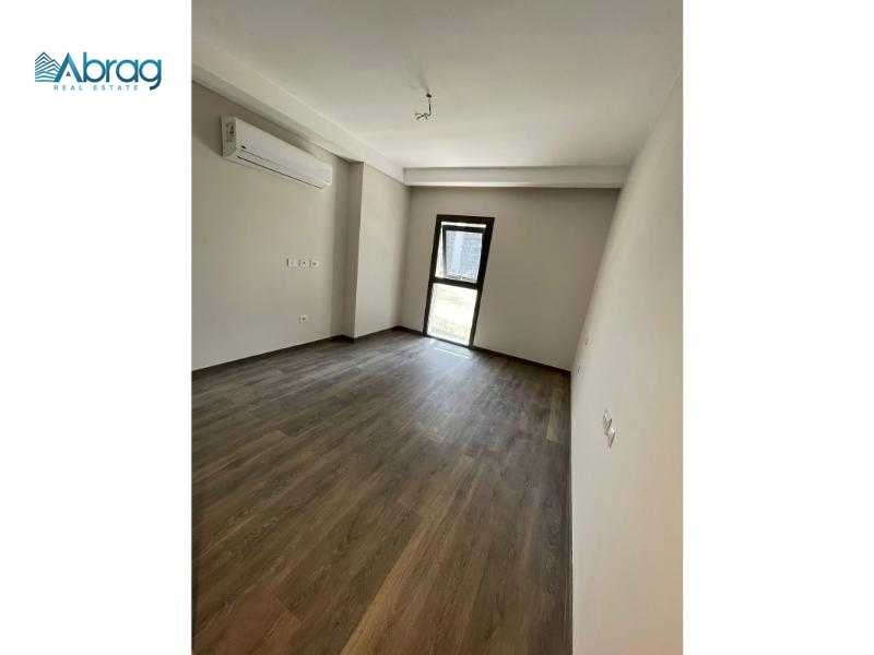 https://aqarmap.com.eg/ar/listing/6088828-for-sale-cairo-el-sheikh-zayed-city-compounds-zyd-wr-llttwyr