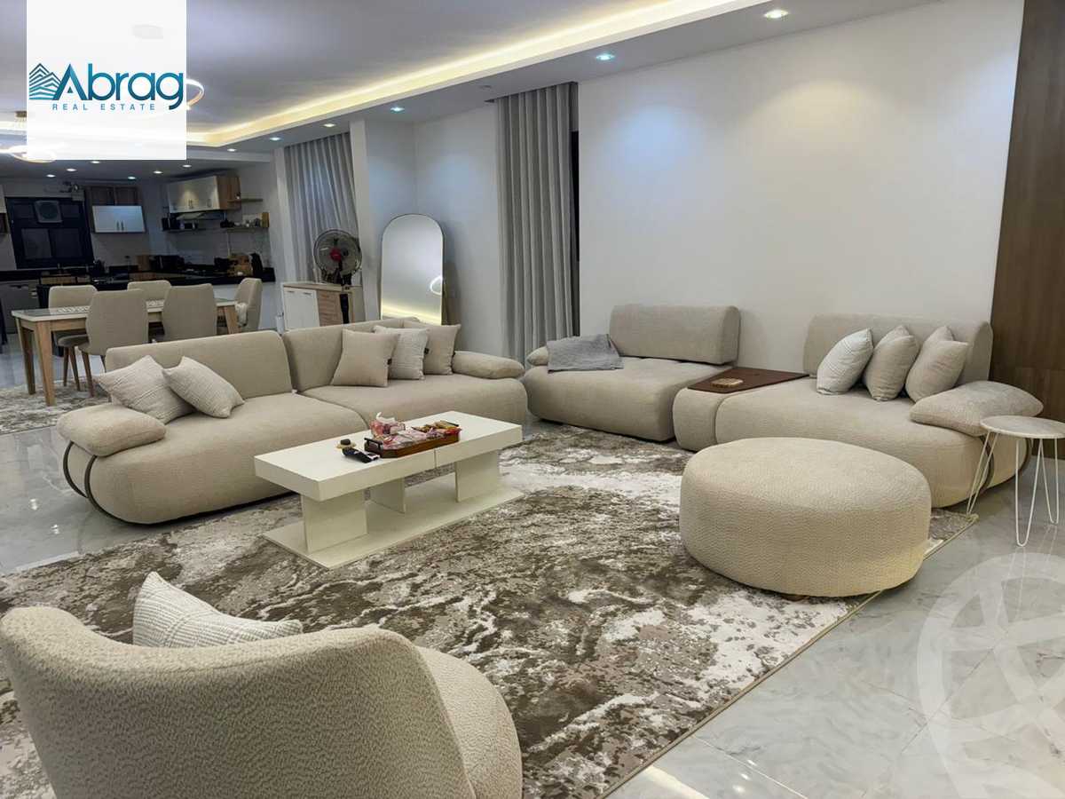 https://aqarmap.com.eg/en/listing/6155038-for-sale-cairo-el-sheikh-zayed-city-compounds-el-yasmeen-compound