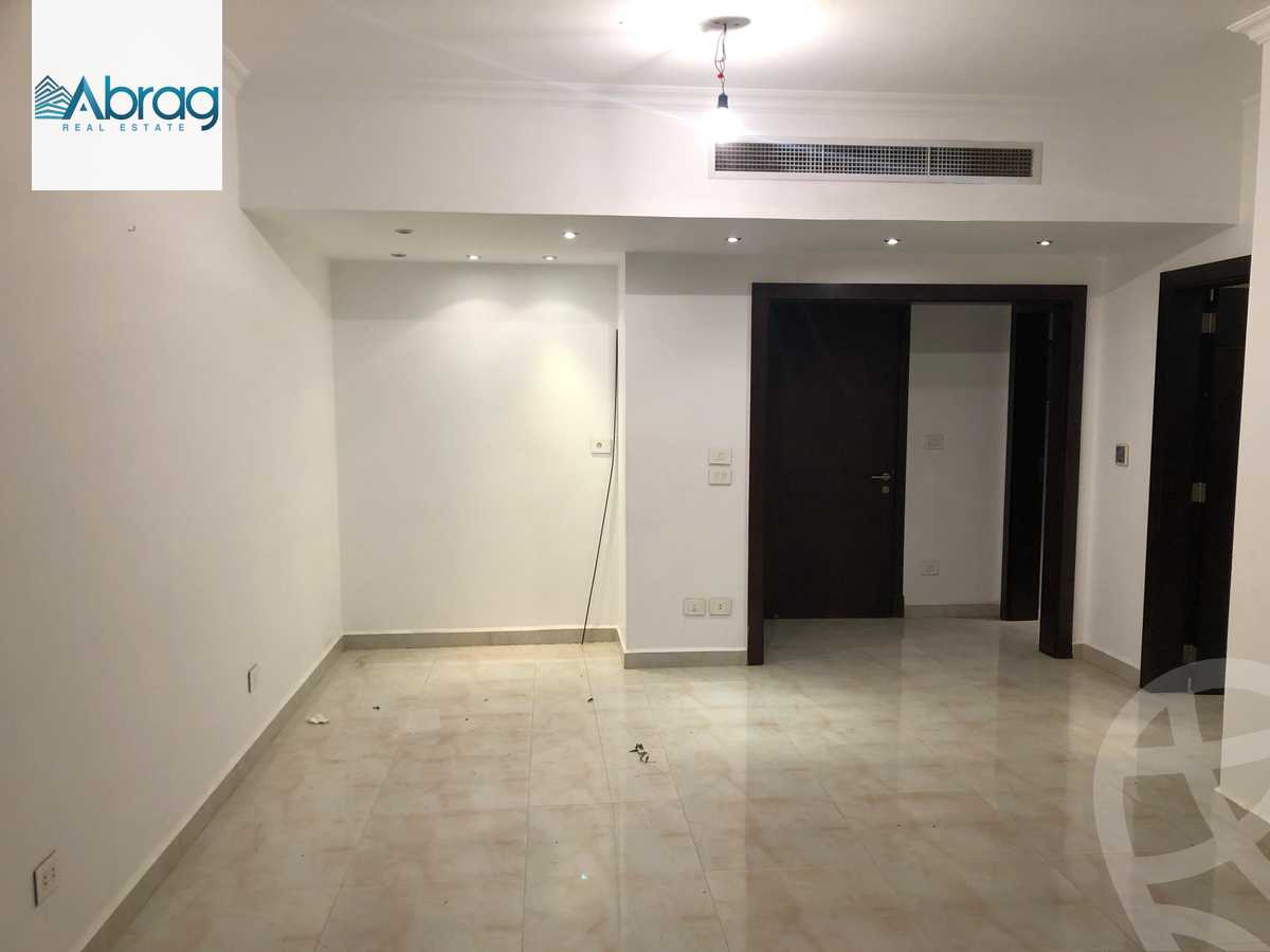 https://aqarmap.com.eg/ar/listing/6253372-for-rent-cairo-el-sheikh-zayed-city-compounds-kmbwnd-wyst-twn-swdyk