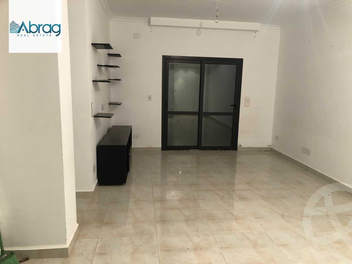 https://aqarmap.com.eg/ar/listing/6253372-for-rent-cairo-el-sheikh-zayed-city-compounds-kmbwnd-wyst-twn-swdyk