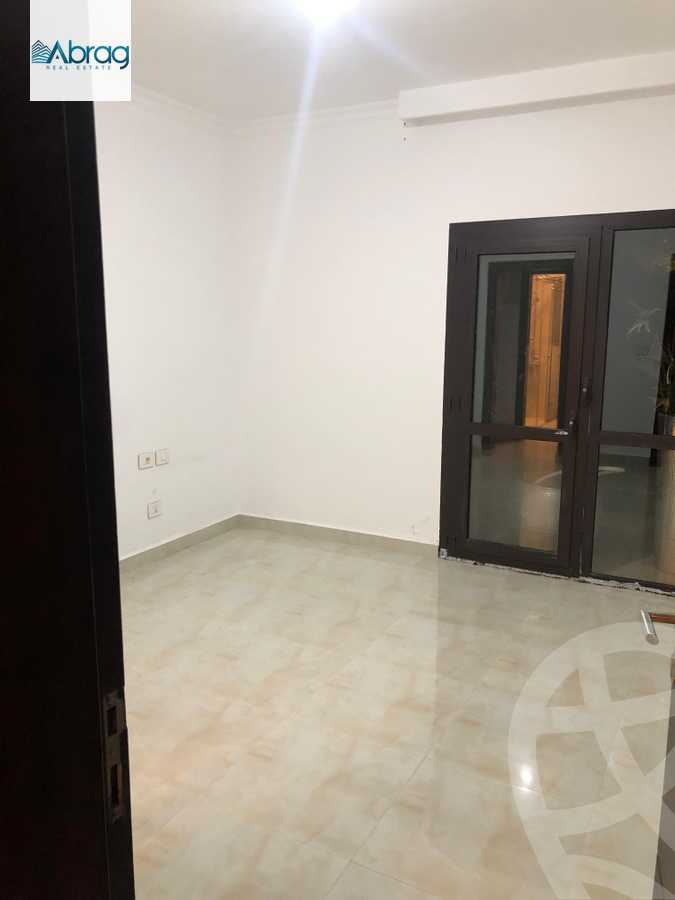 https://aqarmap.com.eg/ar/listing/6253372-for-rent-cairo-el-sheikh-zayed-city-compounds-kmbwnd-wyst-twn-swdyk