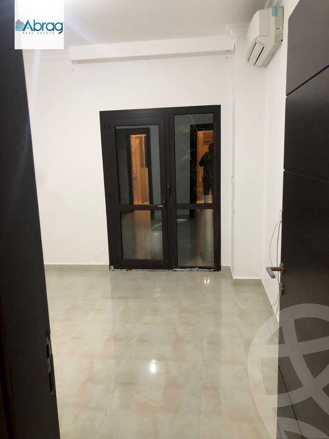 https://aqarmap.com.eg/ar/listing/6253372-for-rent-cairo-el-sheikh-zayed-city-compounds-kmbwnd-wyst-twn-swdyk