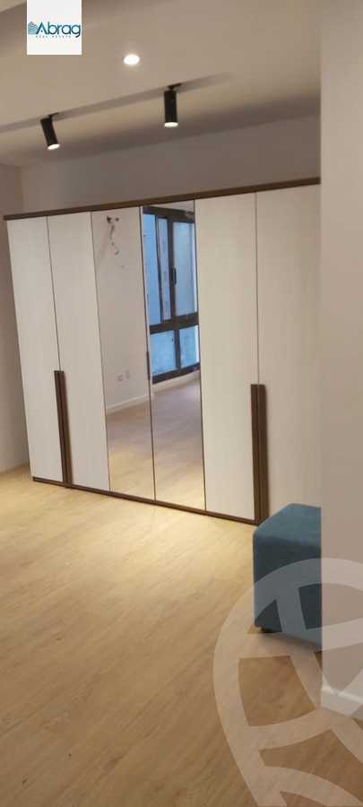 https://aqarmap.com.eg/en/listing/6345345-for-rent-cairo-el-sheikh-zayed-city-compounds-kmbwnd-wyst-twn-swdyk