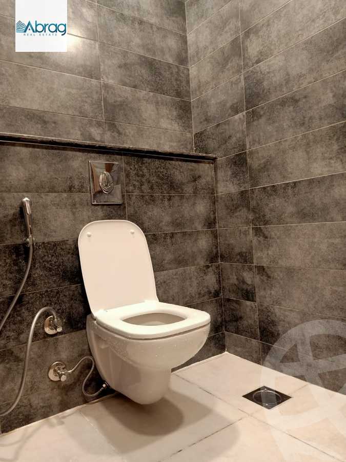 https://aqarmap.com.eg/ar/listing/6433551-for-rent-cairo-el-sheikh-zayed-city-compounds-rkn-blz-mwl-lbdr-llttwyr