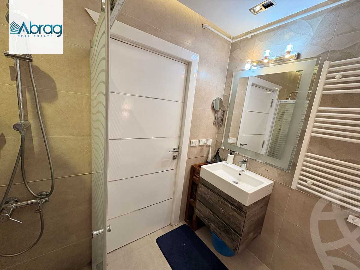 https://aqarmap.com.eg/en/listing/5762734-for-sale-cairo-el-sheikh-zayed-city-compounds-el-khamayel