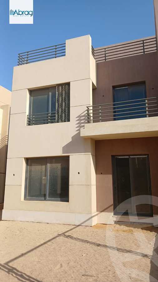 https://aqarmap.com.eg/en/listing/6028501-for-sale-cairo-el-sheikh-zayed-city-compounds-royal-meadows