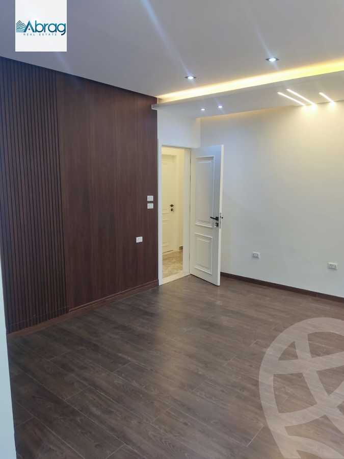 https://aqarmap.com.eg/en/listing/6152169-for-sale-cairo-el-sheikh-zayed-city-compounds-el-khamayel