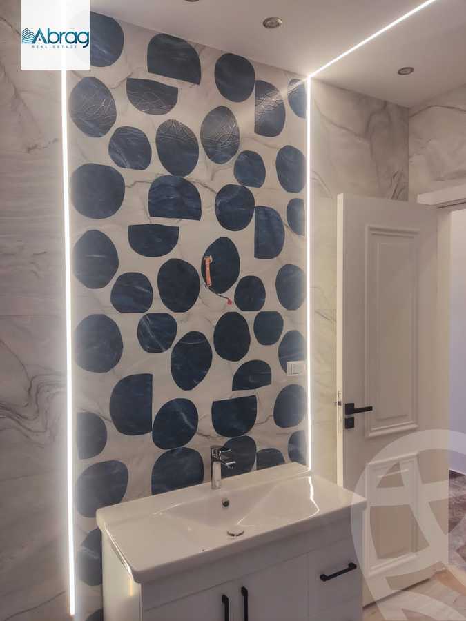 https://aqarmap.com.eg/en/listing/6152169-for-sale-cairo-el-sheikh-zayed-city-compounds-el-khamayel