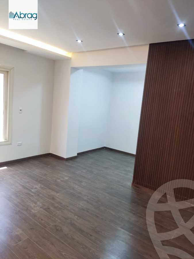 https://aqarmap.com.eg/en/listing/6152169-for-sale-cairo-el-sheikh-zayed-city-compounds-el-khamayel