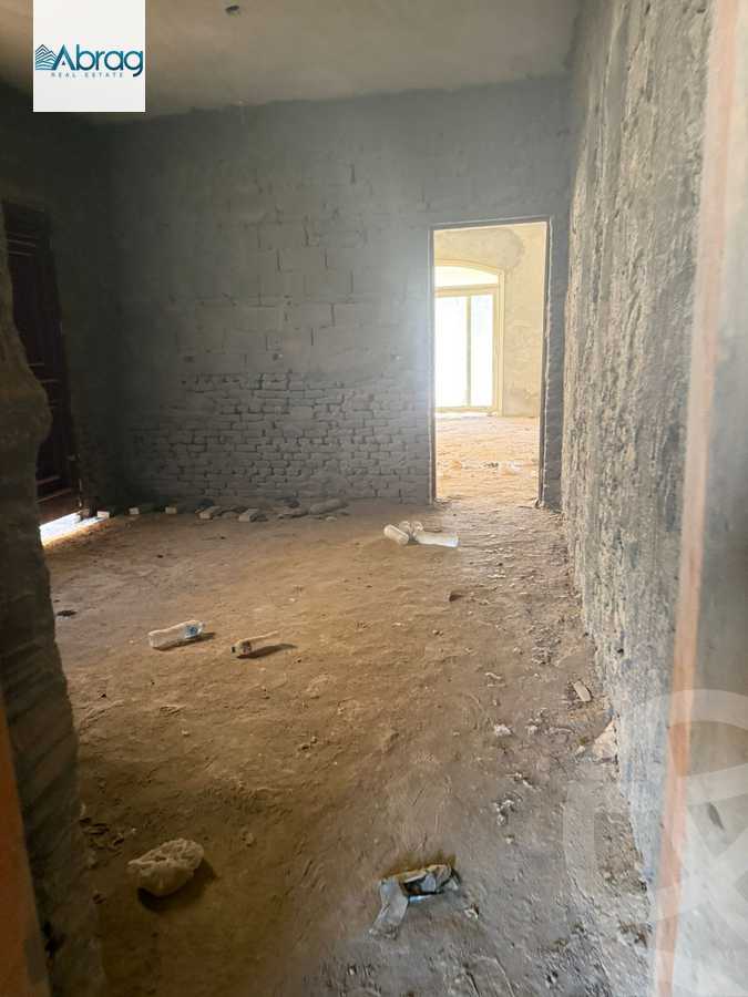 https://aqarmap.com.eg/en/listing/6253549-for-sale-cairo-el-sheikh-zayed-city-compounds-royal-meadows