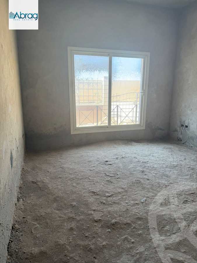 https://aqarmap.com.eg/en/listing/6253549-for-sale-cairo-el-sheikh-zayed-city-compounds-royal-meadows
