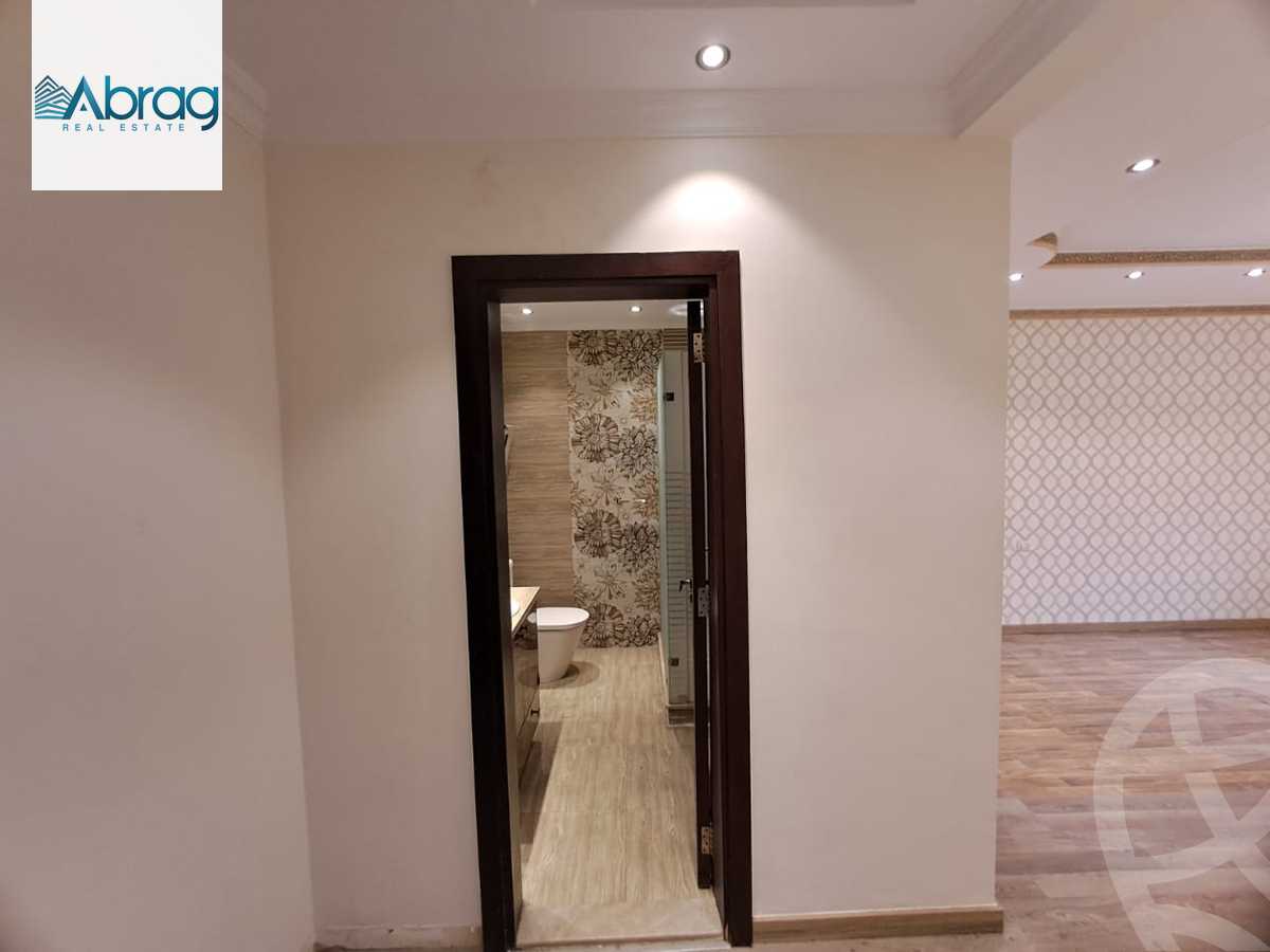 https://aqarmap.com.eg/en/listing/6261864-for-sale-cairo-el-sheikh-zayed-city-compounds-continental-gardens