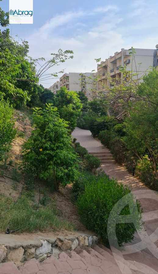 https://aqarmap.com.eg/ar/listing/6280225-for-sale-cairo-el-sheikh-zayed-city-compounds-zayed-2000