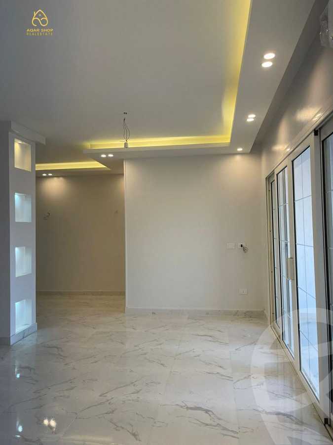 https://aqarmap.com.eg/en/listing/4049894-for-sale-cairo-new-cairo-compounds-mountain-view-hyde-park