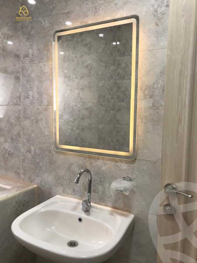 https://aqarmap.com.eg/en/listing/4049894-for-sale-cairo-new-cairo-compounds-mountain-view-hyde-park