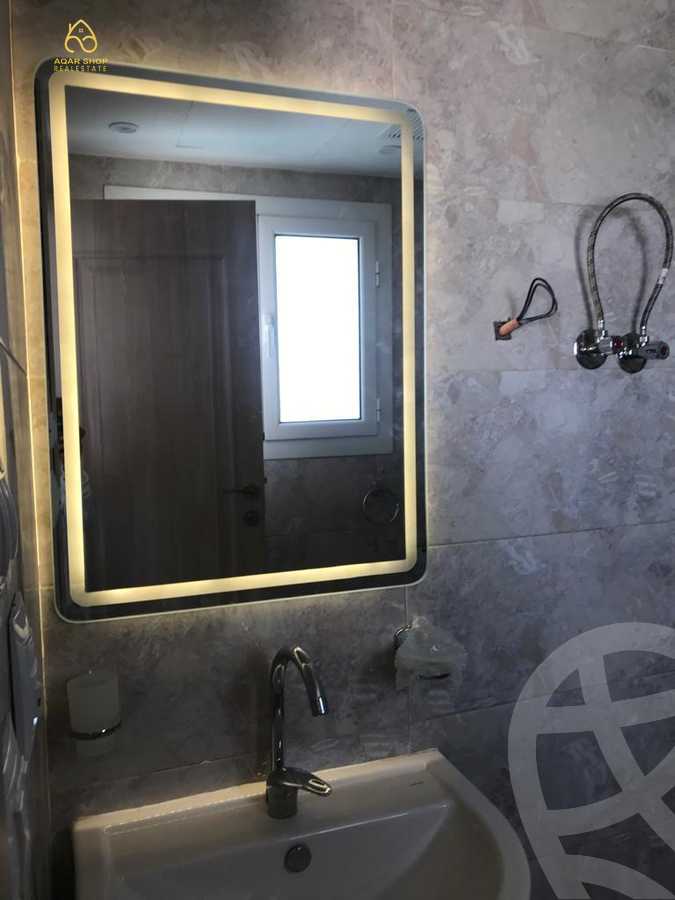 https://aqarmap.com.eg/en/listing/4049894-for-sale-cairo-new-cairo-compounds-mountain-view-hyde-park