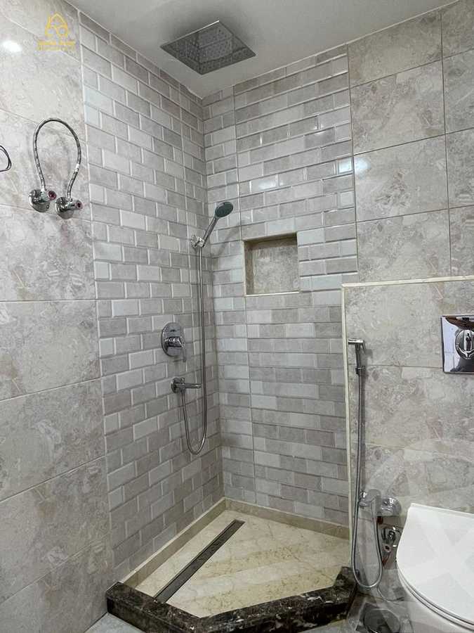 https://aqarmap.com.eg/en/listing/4049894-for-sale-cairo-new-cairo-compounds-mountain-view-hyde-park