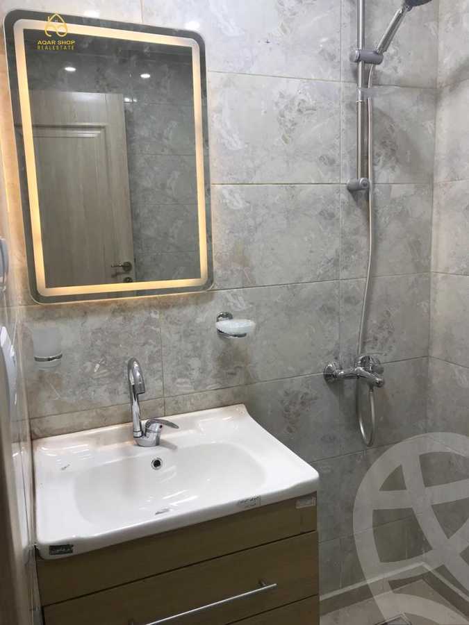 https://aqarmap.com.eg/en/listing/4049894-for-sale-cairo-new-cairo-compounds-mountain-view-hyde-park