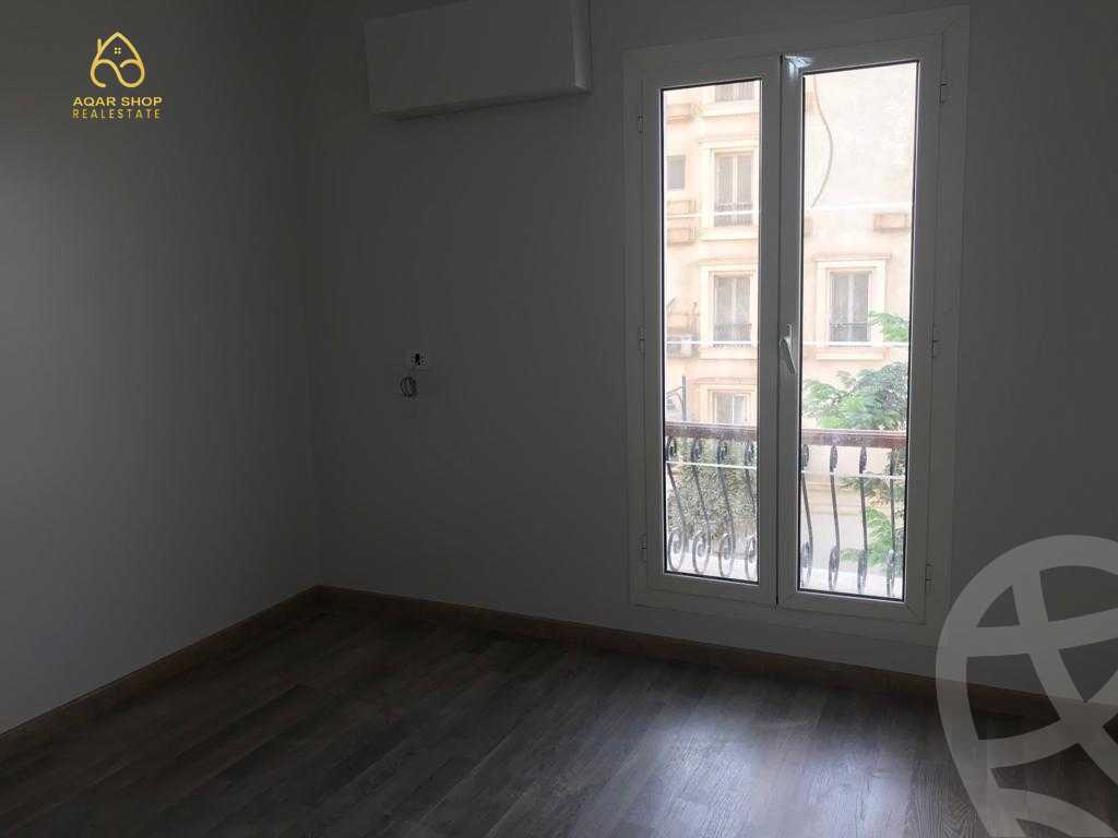 https://aqarmap.com.eg/en/listing/4049894-for-sale-cairo-new-cairo-compounds-mountain-view-hyde-park