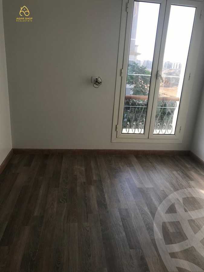 https://aqarmap.com.eg/en/listing/4049894-for-sale-cairo-new-cairo-compounds-mountain-view-hyde-park