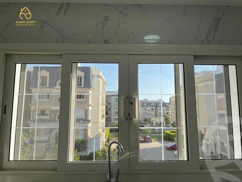https://aqarmap.com.eg/en/listing/4049894-for-sale-cairo-new-cairo-compounds-mountain-view-hyde-park