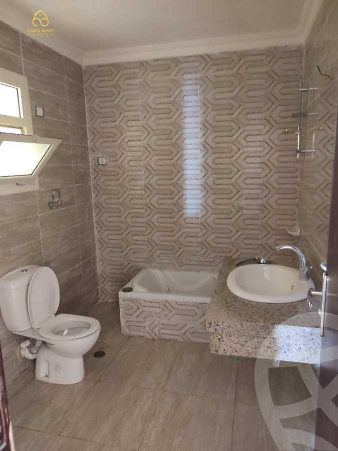 https://aqarmap.com.eg/ar/listing/4052571-for-rent-cairo-new-cairo-compounds-jyd