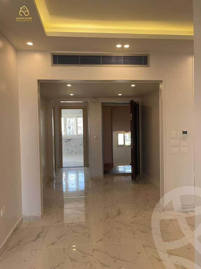 https://aqarmap.com.eg/en/listing/4052638-for-sale-cairo-new-cairo-compounds-mountain-view-hyde-park