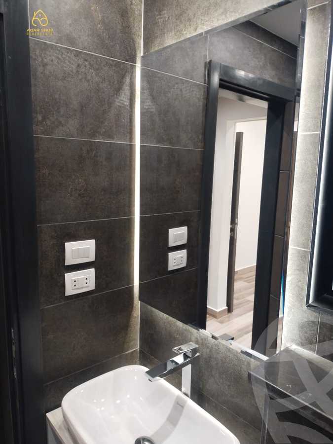 https://aqarmap.com.eg/en/listing/4102460-for-sale-cairo-new-cairo-compounds-midtown