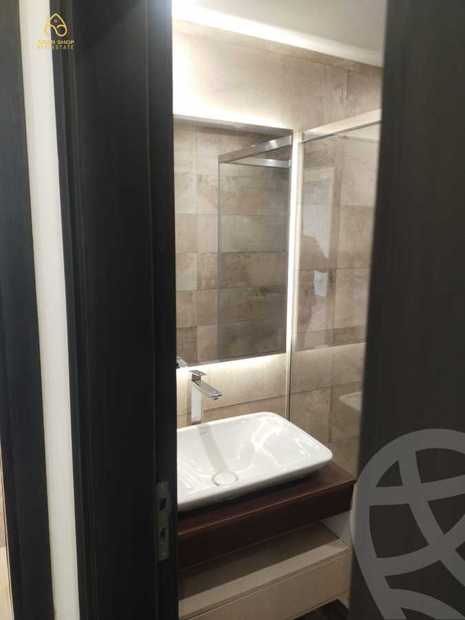 https://aqarmap.com.eg/en/listing/4102460-for-sale-cairo-new-cairo-compounds-midtown