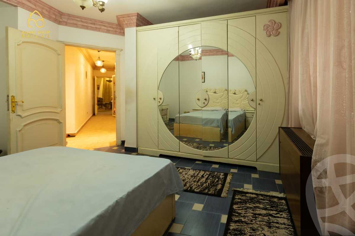https://aqarmap.com.eg/ar/listing/4113169-for-sale-cairo-new-cairo-ltjm-lkhms-el-ahyaa-second-neighborhood-no-45