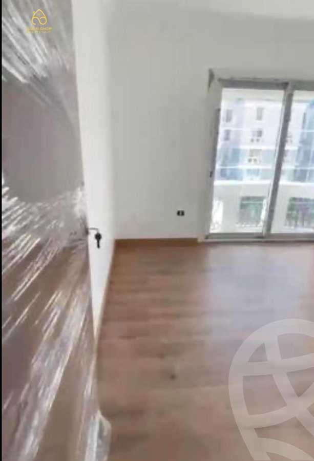 https://aqarmap.com.eg/en/listing/4133650-for-rent-cairo-new-cairo-compounds-mountain-view-hyde-park