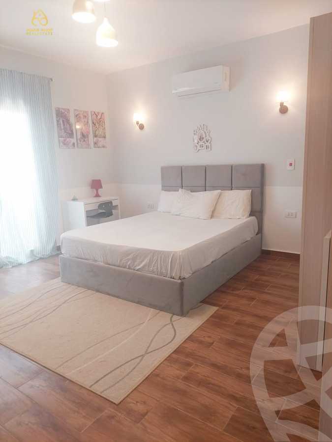 https://aqarmap.com.eg/en/listing/4134121-for-rent-cairo-new-cairo-compounds-mountain-view-hyde-park
