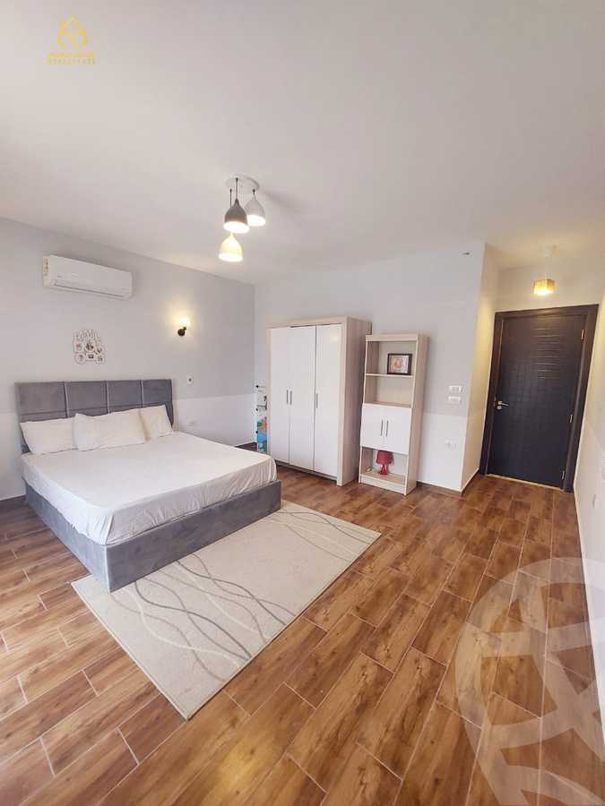 https://aqarmap.com.eg/en/listing/4134121-for-rent-cairo-new-cairo-compounds-mountain-view-hyde-park