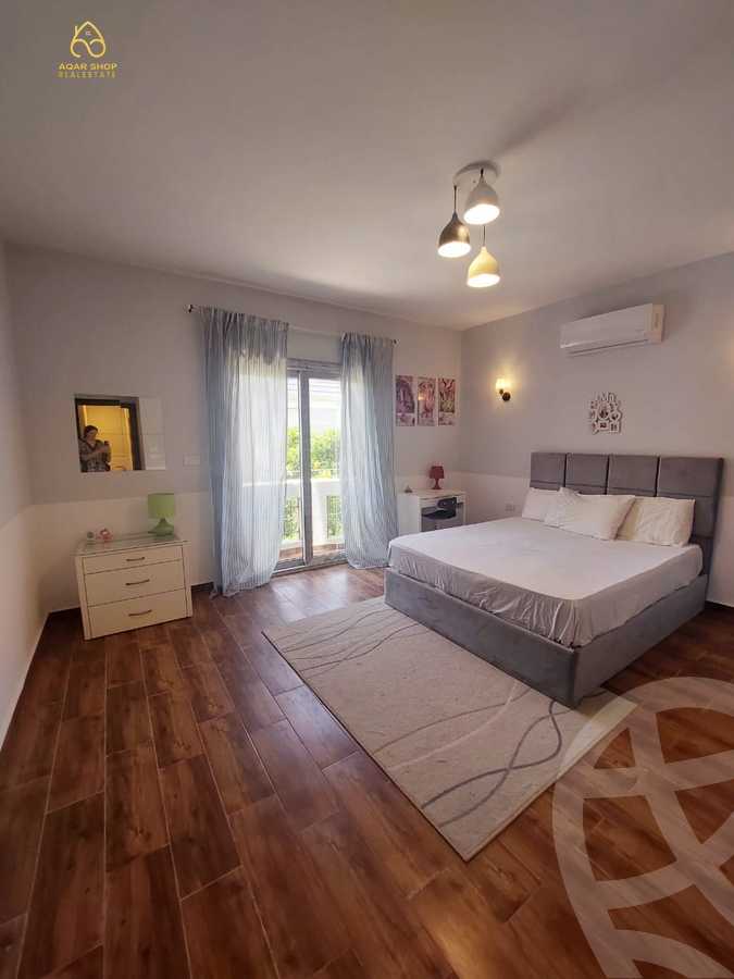 https://aqarmap.com.eg/en/listing/4134121-for-rent-cairo-new-cairo-compounds-mountain-view-hyde-park