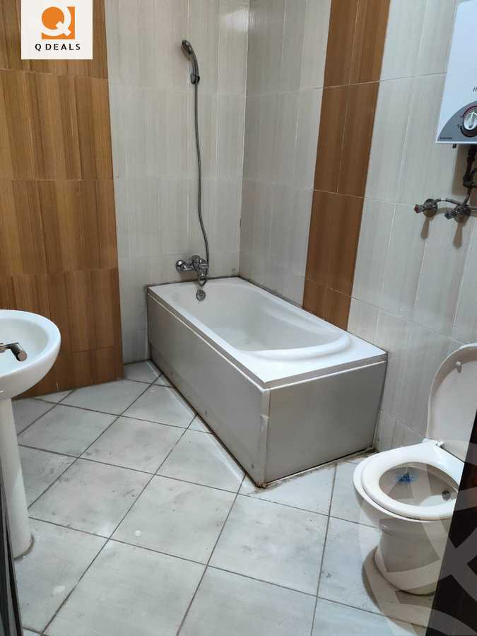 https://aqarmap.com.eg/ar/listing/3959442-for-rent-cairo-new-cairo-ltjm-lkhms-el-ahyaa-fifth-neighborhood-street-27