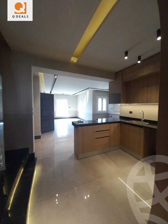 https://aqarmap.com.eg/en/listing/4189407-for-sale-cairo-new-cairo-compounds-mountain-view-hyde-park