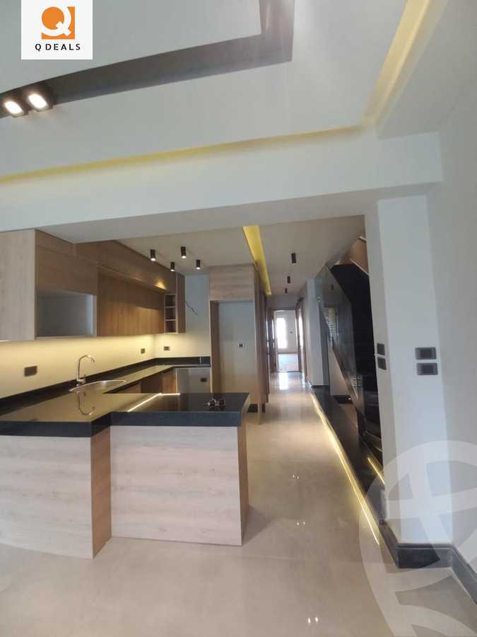 https://aqarmap.com.eg/en/listing/4189407-for-sale-cairo-new-cairo-compounds-mountain-view-hyde-park