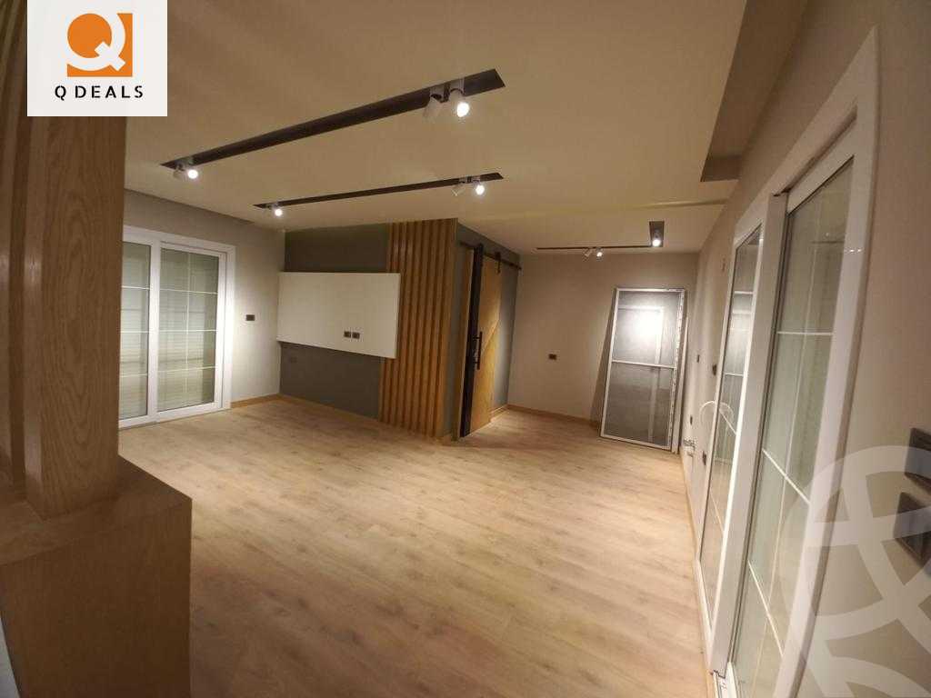 https://aqarmap.com.eg/en/listing/4189407-for-sale-cairo-new-cairo-compounds-mountain-view-hyde-park