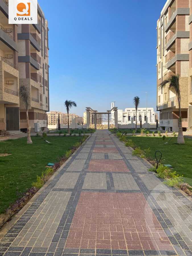 https://aqarmap.com.eg/en/listing/5390046-for-sale-cairo-new-cairo-compounds-loaloat-new-cairo