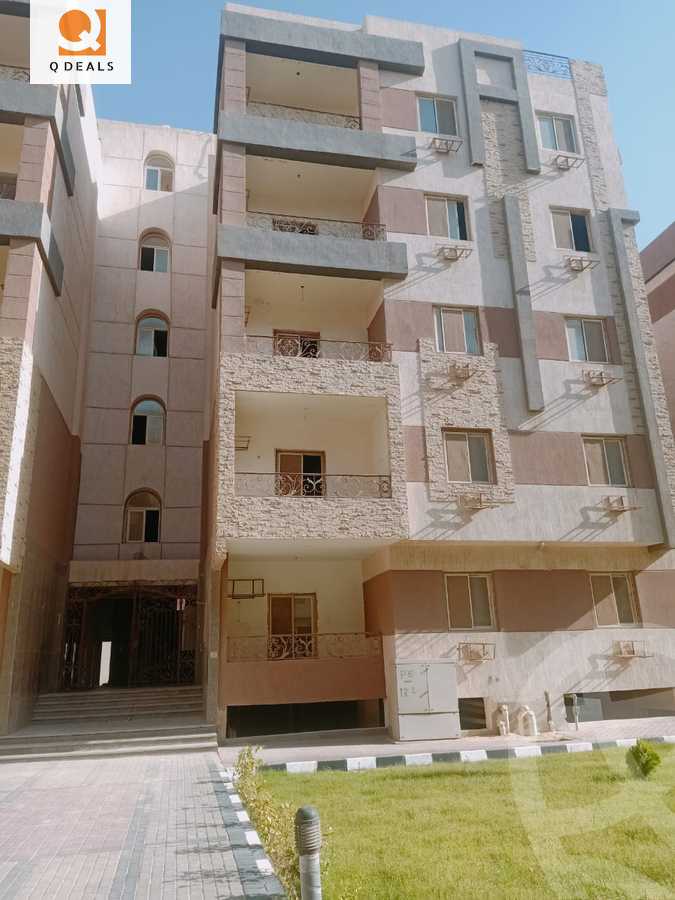 https://aqarmap.com.eg/en/listing/5390046-for-sale-cairo-new-cairo-compounds-loaloat-new-cairo