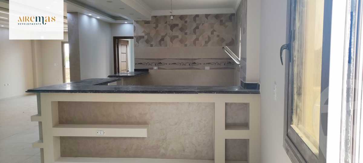 https://aqarmap.com.eg/ar/listing/4047634-for-sale-cairo-el-sheikh-zayed-city-el-hay-el-thaleth-ashaer-area-1-el-salam-st