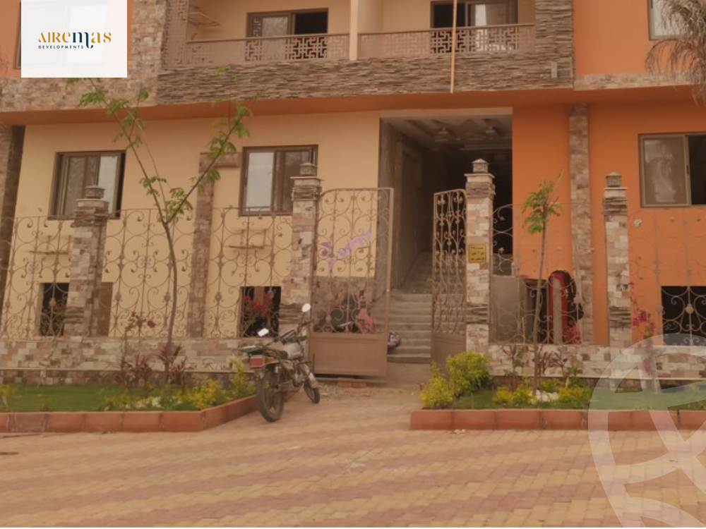 https://aqarmap.com.eg/ar/listing/4161680-for-sale-cairo-el-sheikh-zayed-city-el-hay-el-thaleth-ashaer-area-1-el-salam-st