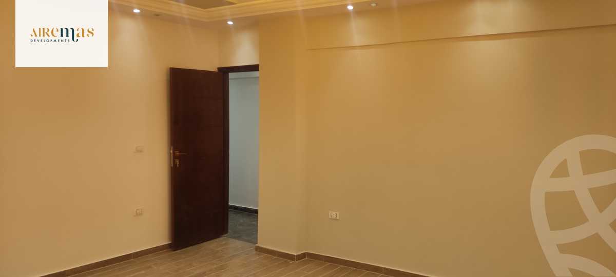 https://aqarmap.com.eg/ar/listing/4161816-for-sale-cairo-el-sheikh-zayed-city-el-hay-el-thaleth-ashaer-area-1-el-salam-st