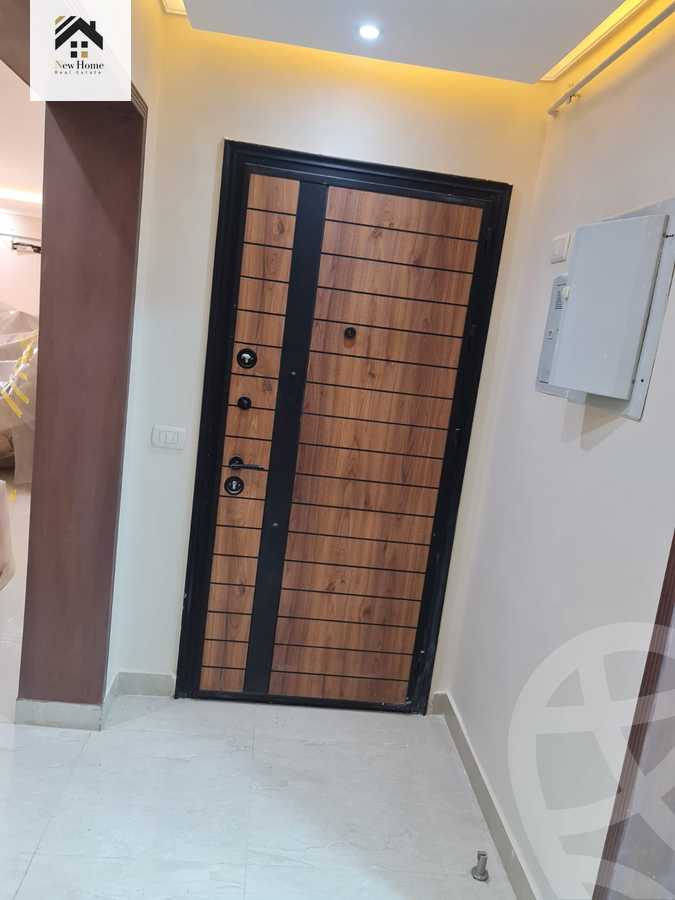 https://aqarmap.com.eg/ar/listing/5118729-for-sale-cairo-el-sheikh-zayed-city-compounds-el-khamayel