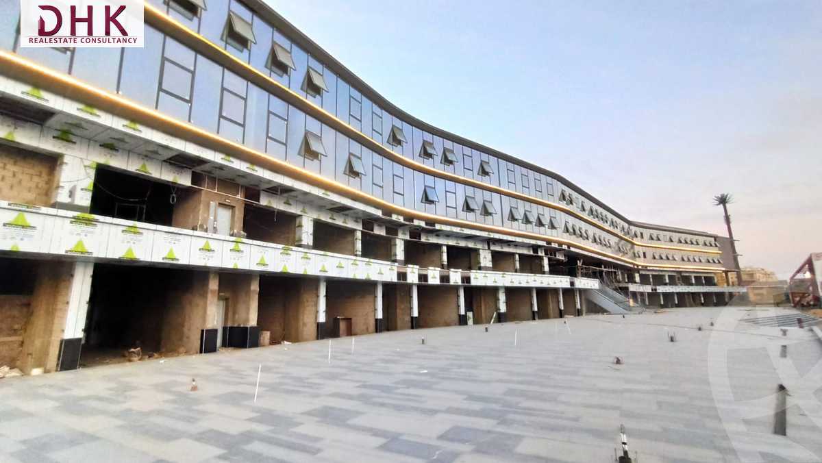 https://aqarmap.com.eg/ar/listing/3865811-for-sale-cairo-new-cairo-compounds-swy-kwmblks-mwl-lrbt-brwyrtyz